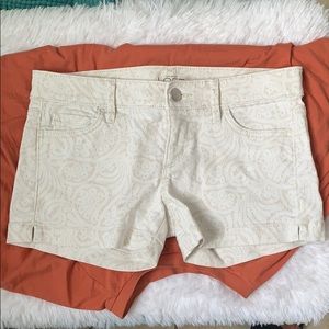 Loft (Ana Taylor)  white printed shorts size 24/00